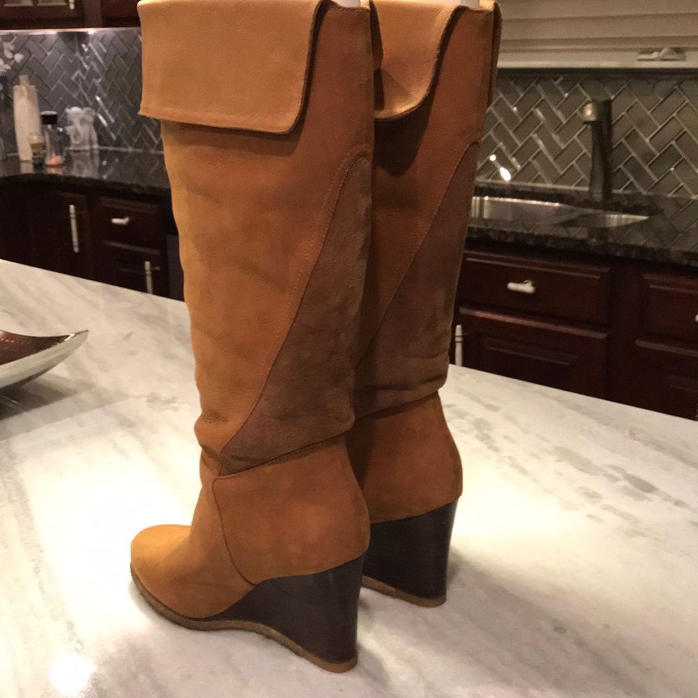 UGG Australia Tall women’s wedge suede boots Sz5.5